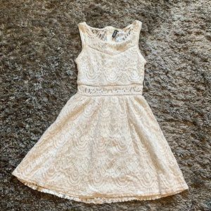 H&M Divided lovely off white lace dress sz2